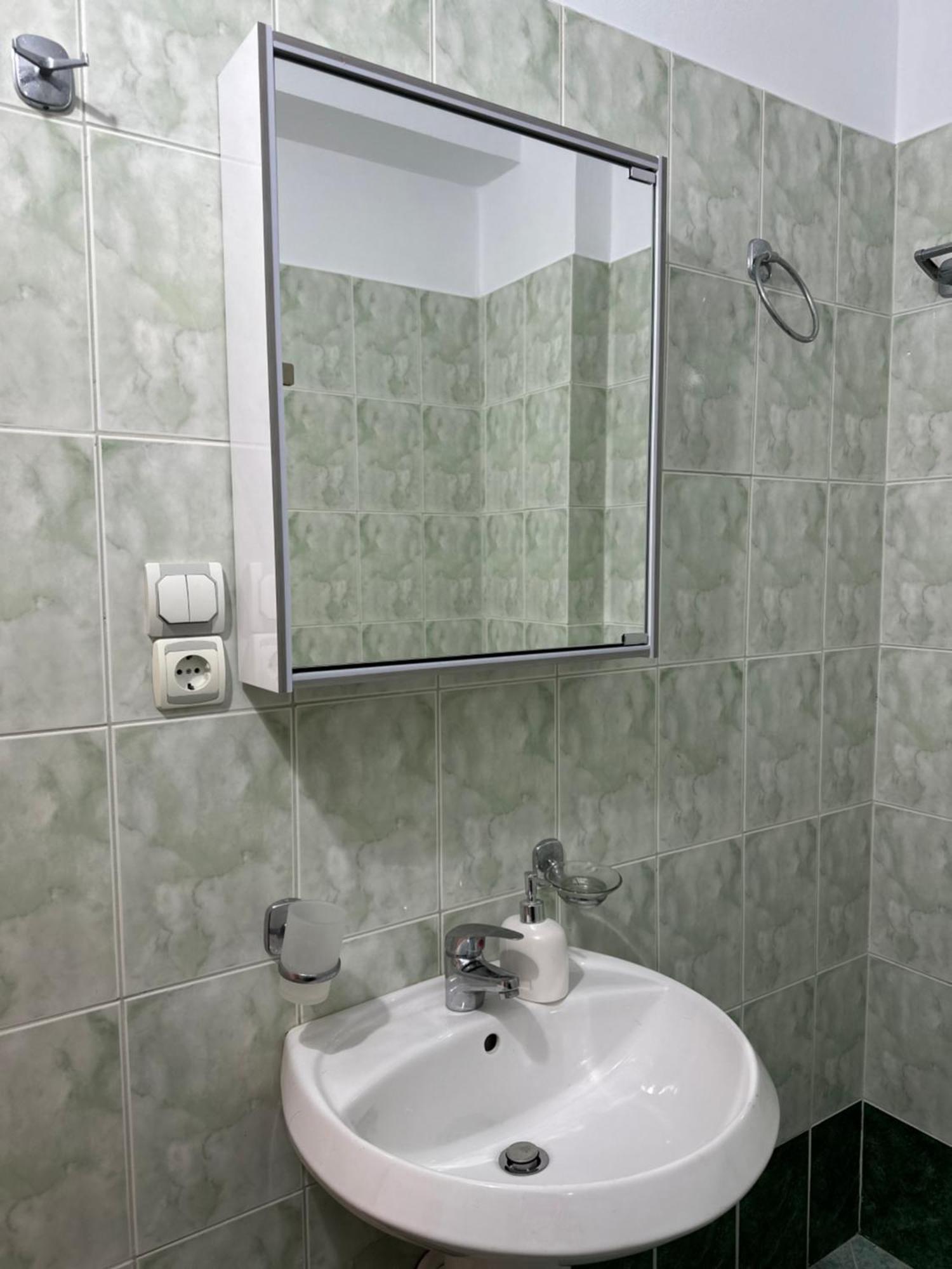Vila Lemon Tree Sarandë Esterno foto