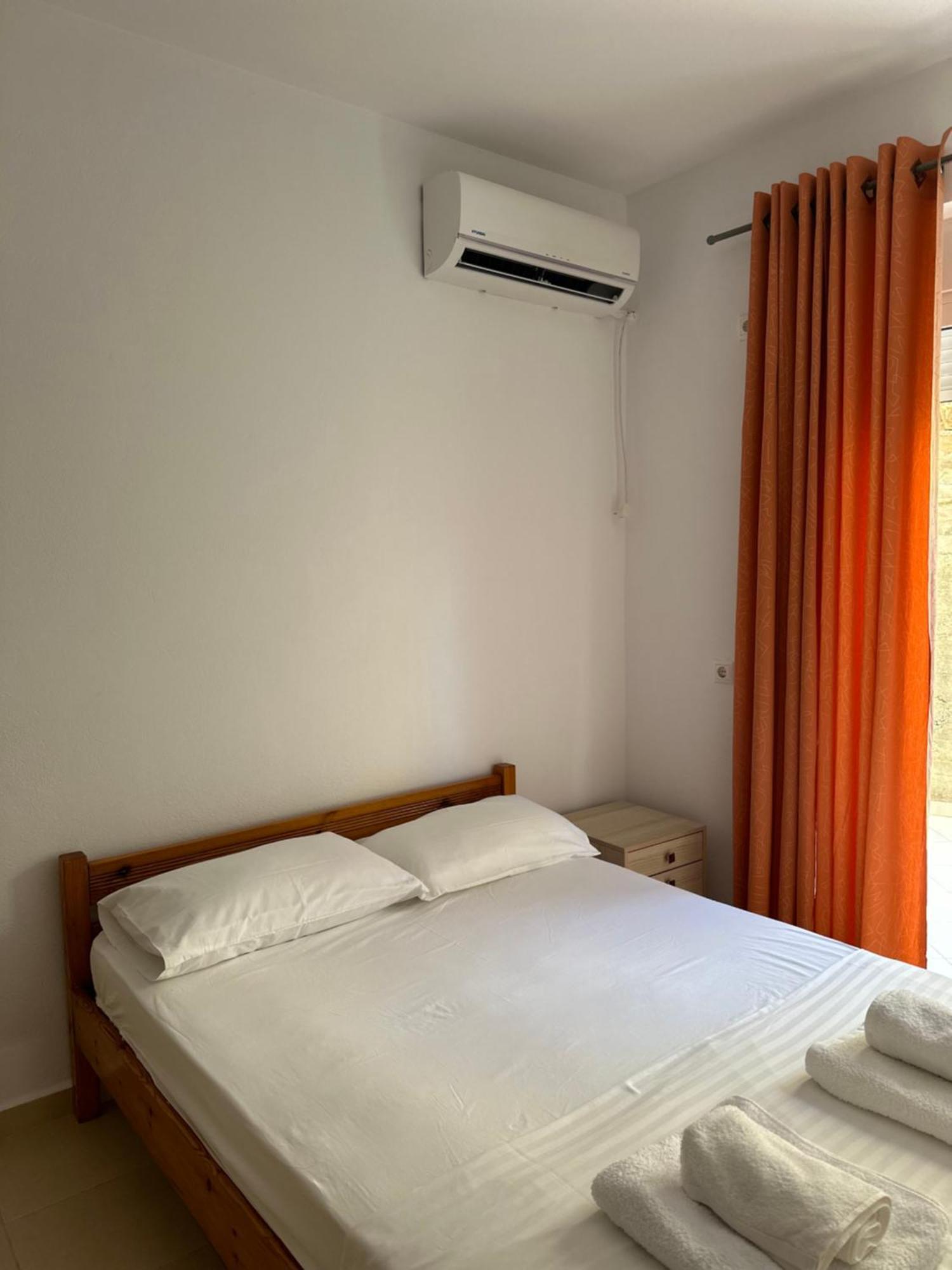 Vila Lemon Tree Sarandë Esterno foto