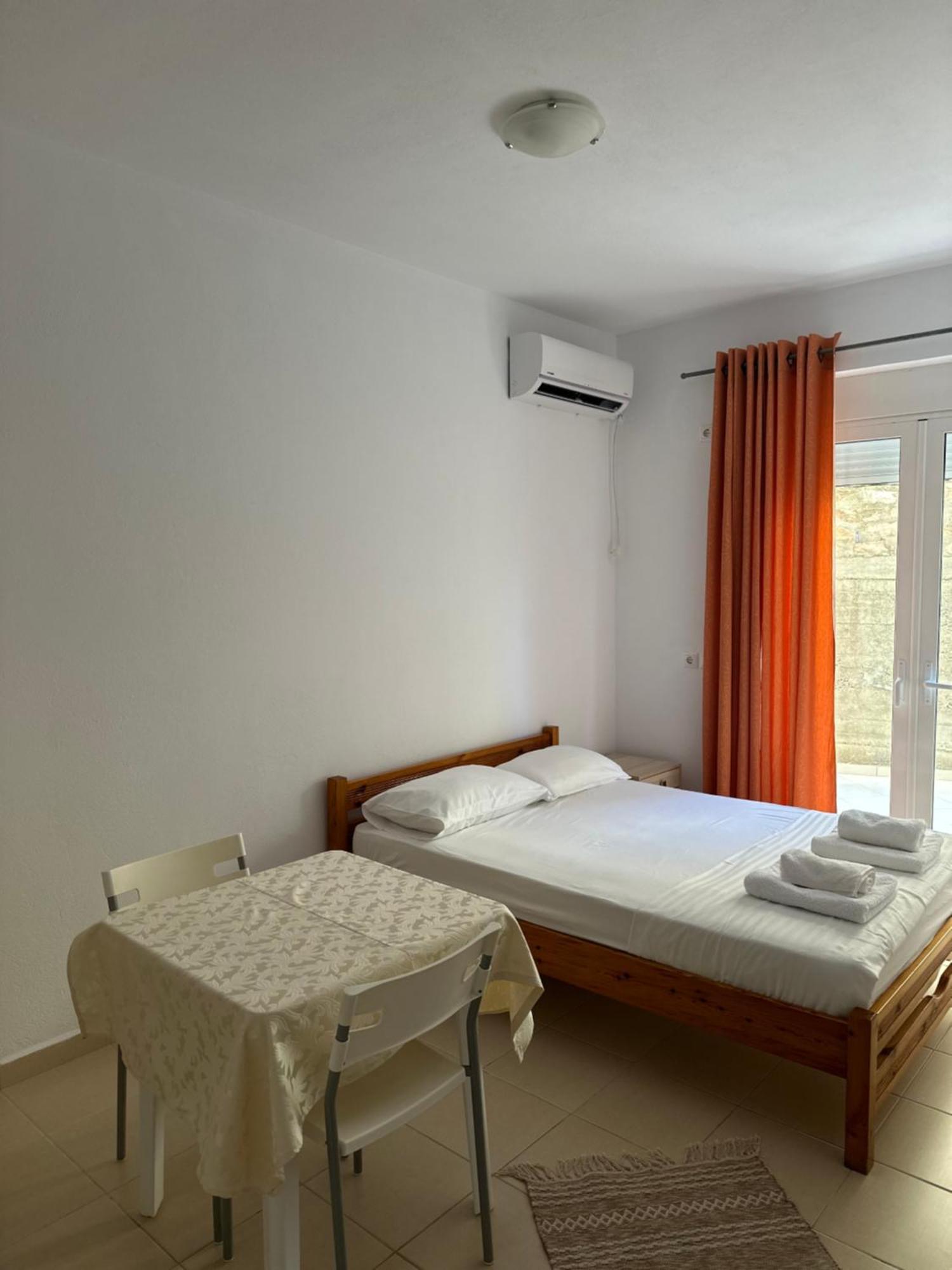 Vila Lemon Tree Sarandë Esterno foto