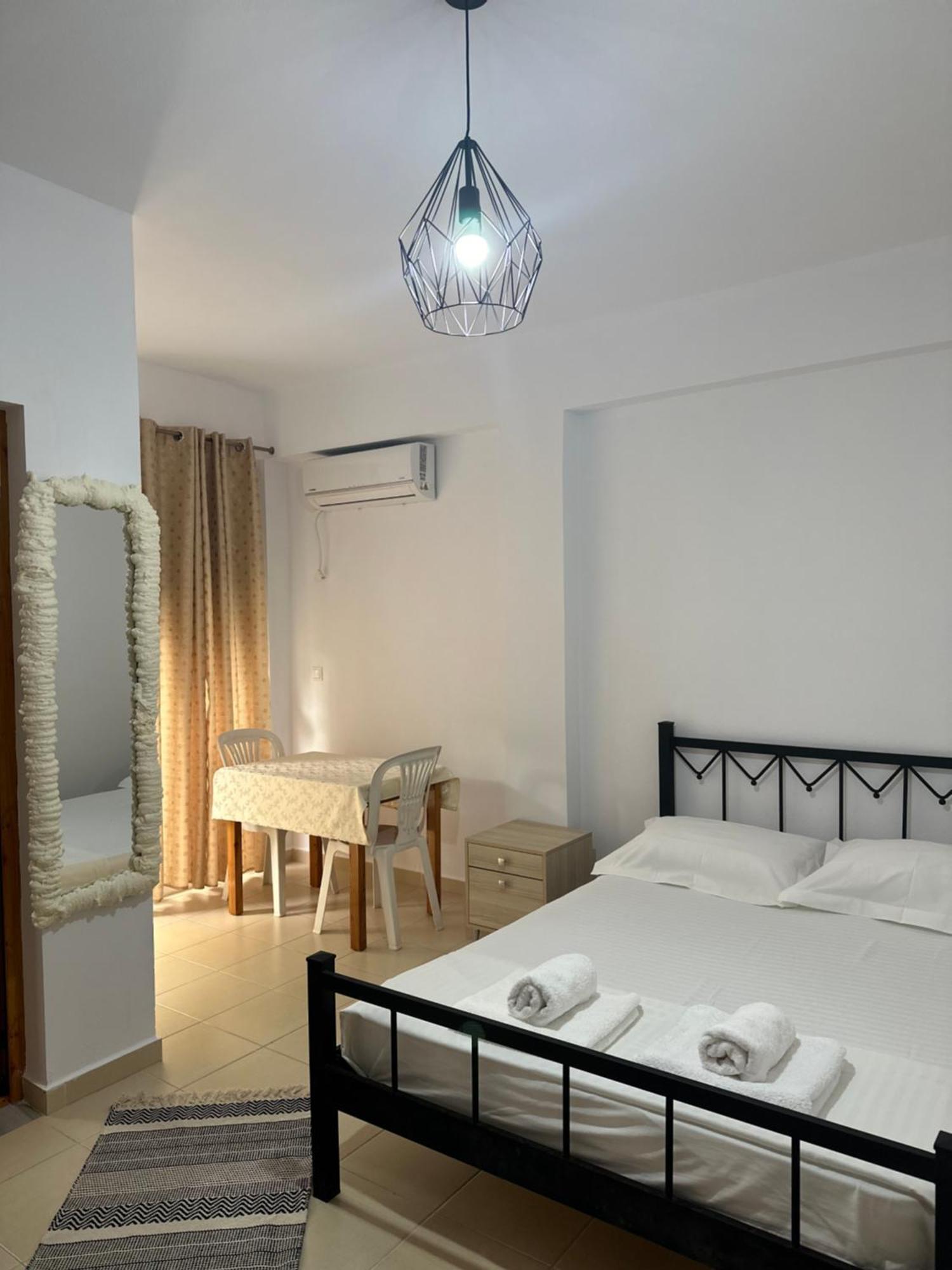Vila Lemon Tree Sarandë Esterno foto