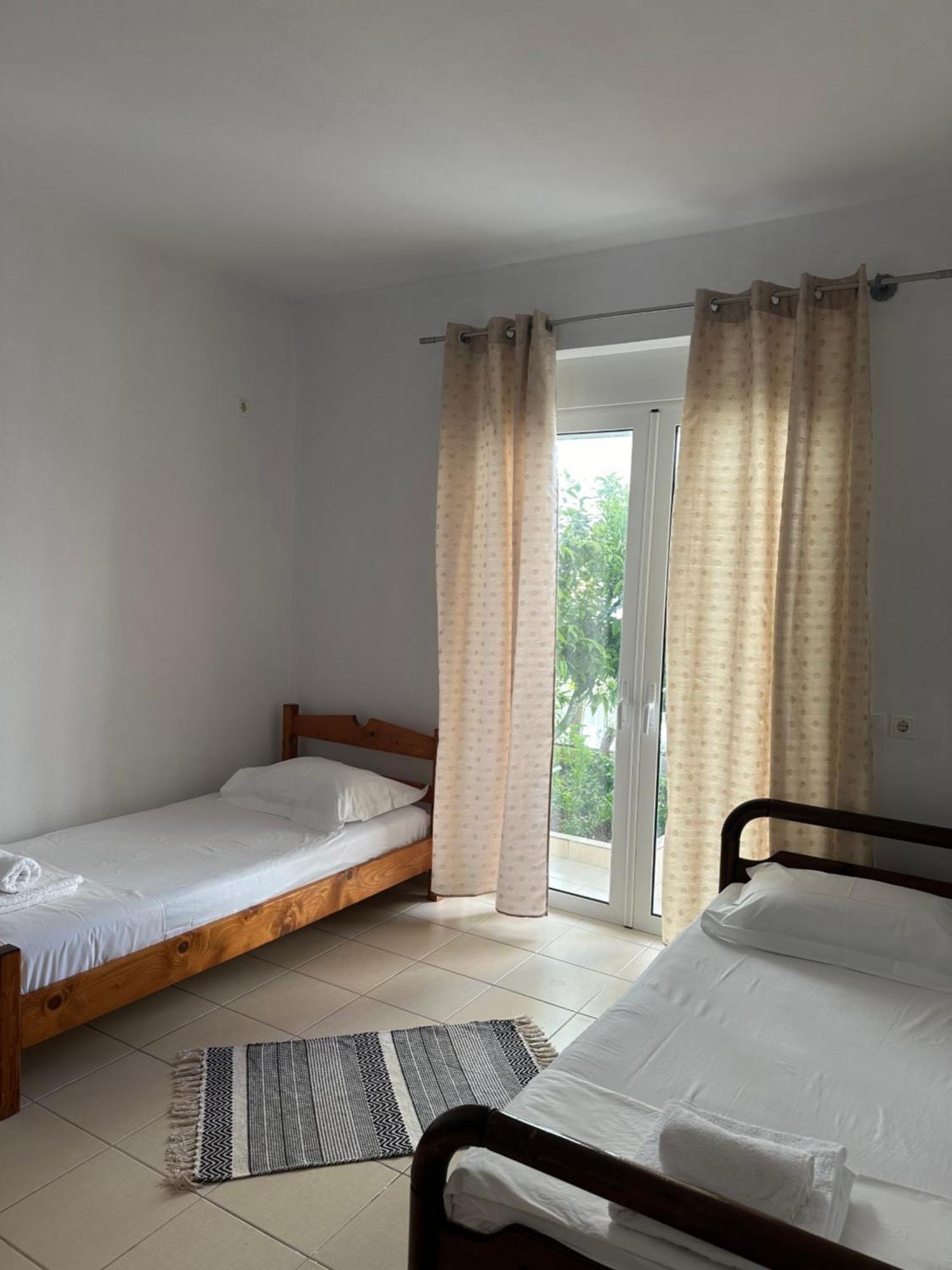 Vila Lemon Tree Sarandë Esterno foto