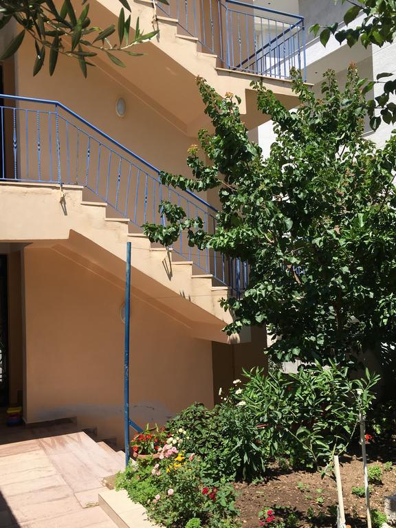 Vila Lemon Tree Sarandë Esterno foto